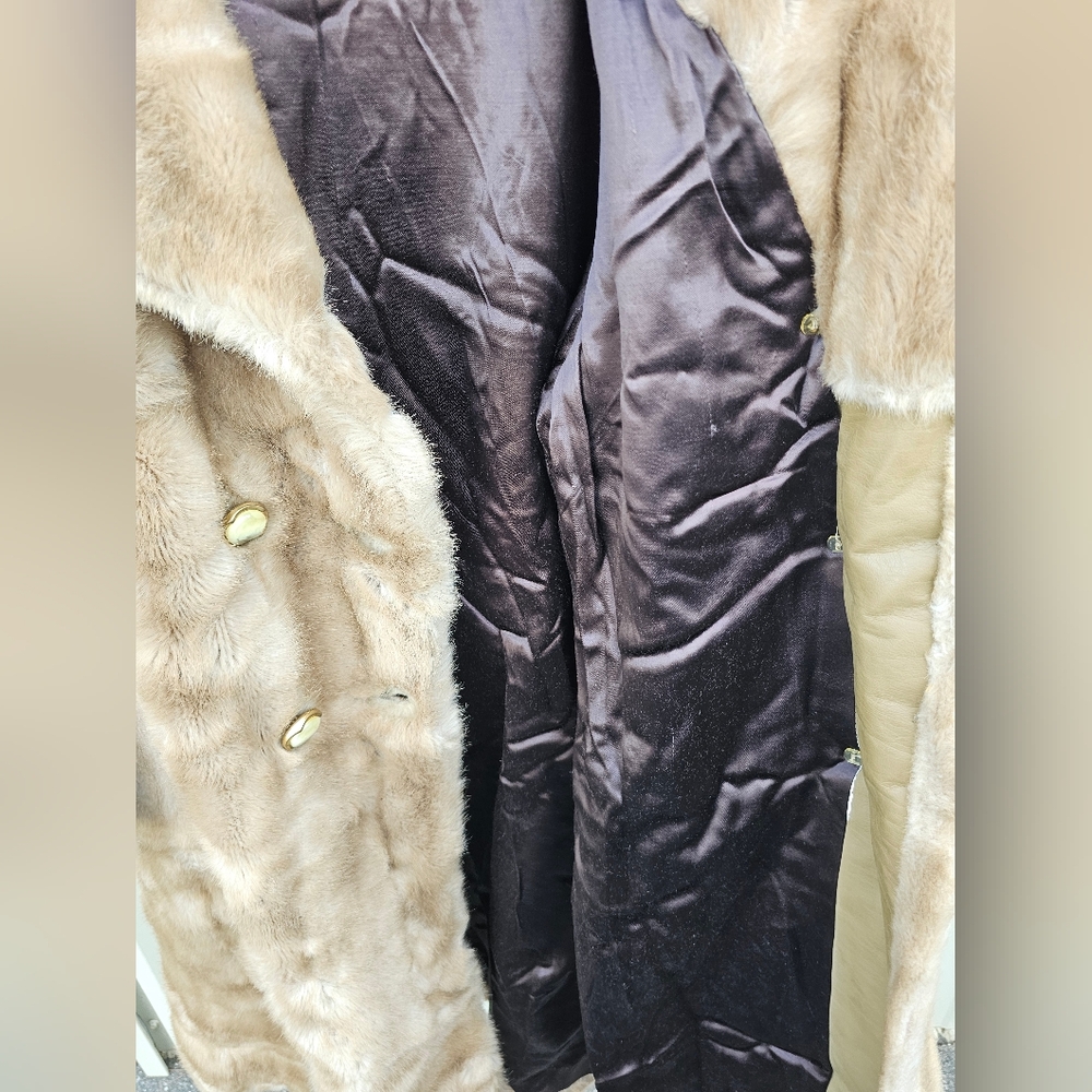 LAVISH TISSAVEL VEGAN FULL LENGTH FAUX FUR HIGH END QUALITY COAT SIZE: LARGE - Picture 8 of 11